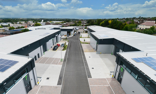 Warehouse trade counter unit to let Orpington Business Park